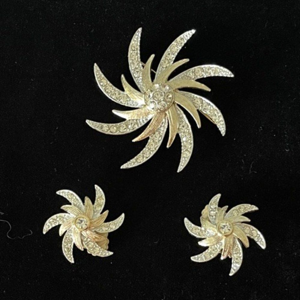 Sarah Coventry *HOST PICK* Spiral Star Brooch and Earring Set